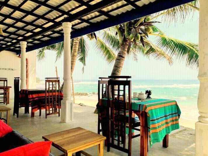Mihiripenna Villa Sea Sun Унаватуна Экстерьер фото